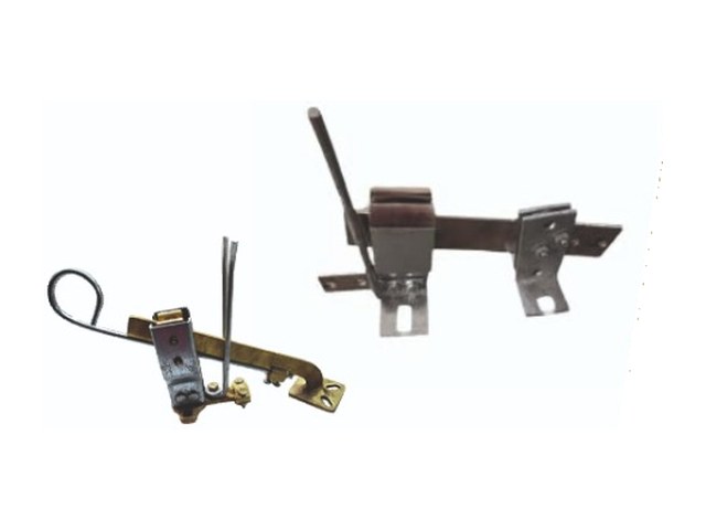AB switch male/female contacts